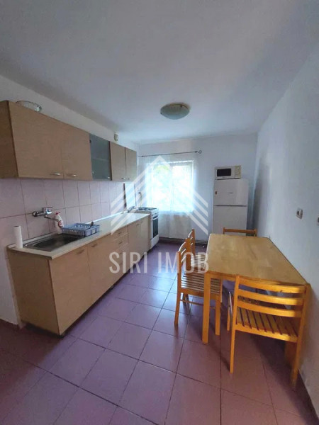 Apartament semicentral cu 2 camere