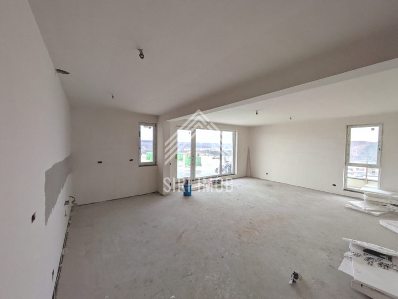 Penthouse cu 3 camere, balcon si terasa generoasa, zona Vivo mall