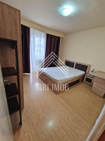 Apartament cu 2 camere decomandate si parcare in zona Intre Lacuri