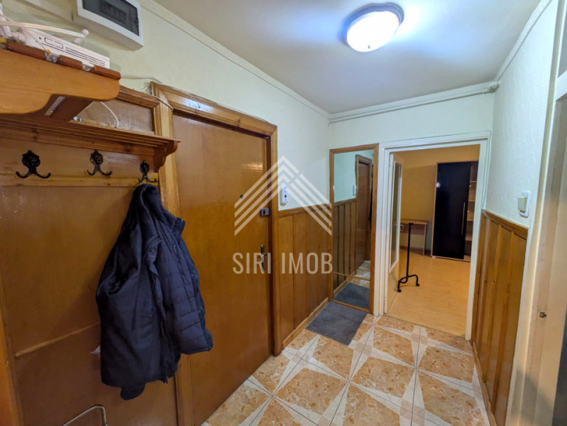Apartament cu 2 camere decomandate si parcare in zona Intre Lacuri