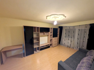 Apartament cu 2 camere decomandate si parcare in zona Intre Lacuri