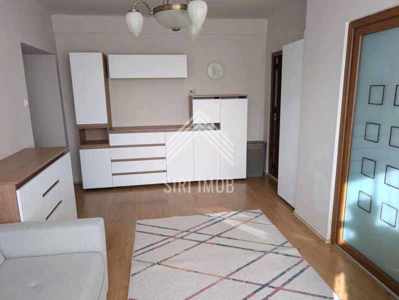 Apartament central cu 2 camere si balcon in Piata Mihai Viteazul