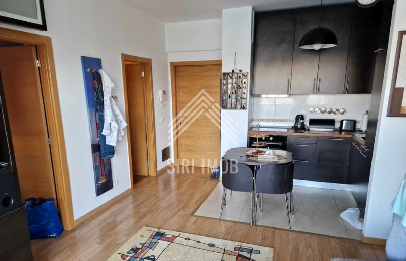 Apartament cu 2 camere, balcon generos si parcare subterana in Viva City