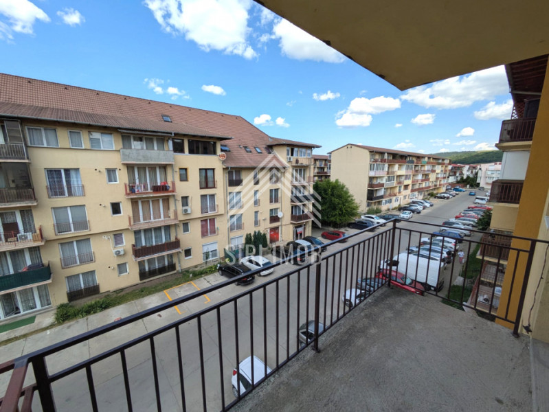 Apartament cochet cu 2 camere, 2 balcoane si parcare in Floresti