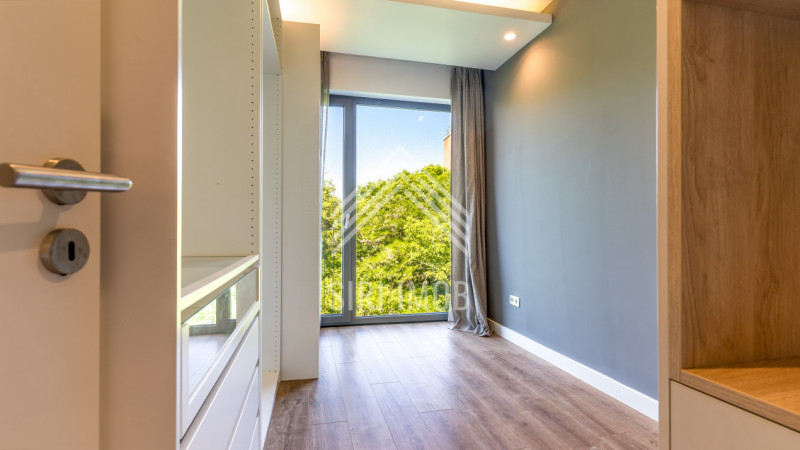 Apartament modern 3 camere, complex Vivido, 2 bai, balcon,parcare subterana,boxa