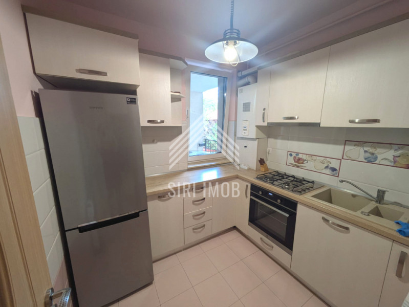 Apartament spatios cu 2 camere decomandate in centru, Pta. Mihai Viteazul