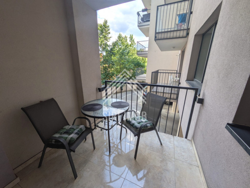 Apartament spatios cu 2 camere decomandate in centru, Pta. Mihai Viteazul