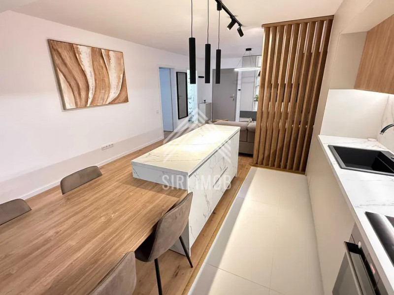 Apartament elegant cu 2 camere, pacare subterana si 2 balcoane in Gheorgheni