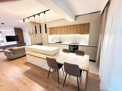 Apartament elegant cu 2 camere, pacare subterana si 2 balcoane in Gheorgheni