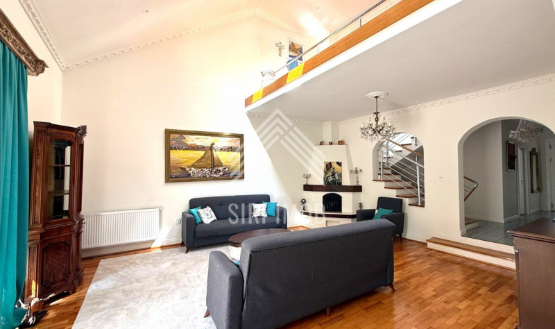Casa individiala 5 camere,cartier Gruia,4 parcari,3 bai,teren 700mp,pet friendly