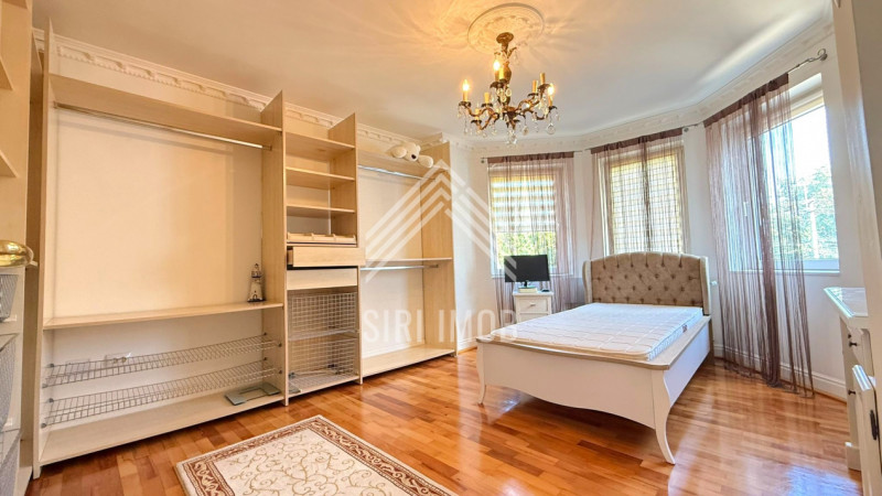 Casa individiala 5 camere,cartier Gruia,4 parcari,3 bai,teren 700mp,pet friendly