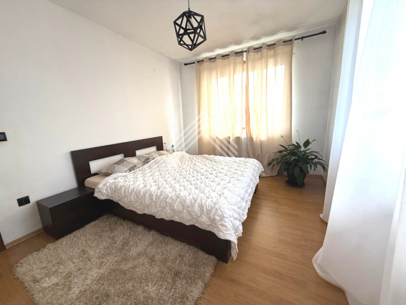 Casă individuală în Borhanci: curte, terase, șemineu și vedere panoramică