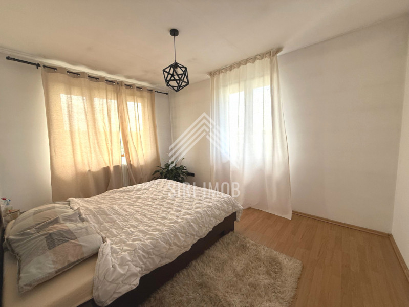 Casă individuală în Borhanci: curte, terase, șemineu și vedere panoramică