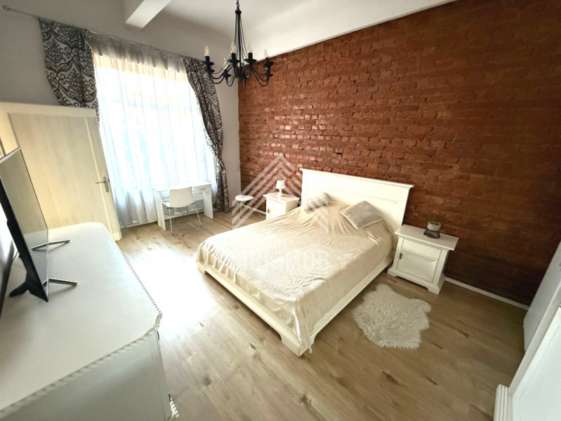 Apartament ultracentral cu 2 camere, curte si parcare, petfriendly