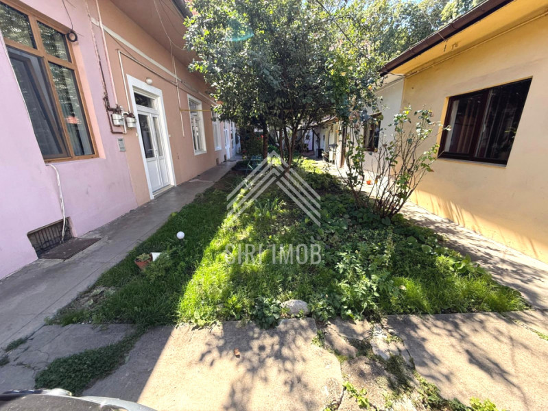 Apartament ultracentral cu 2 camere, curte si parcare, petfriendly