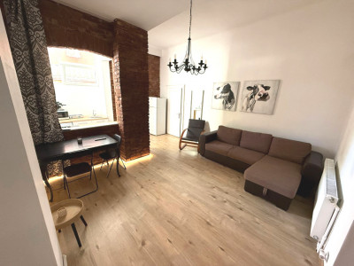 Apartament ultracentral cu 2 camere, curte si parcare, petfriendly