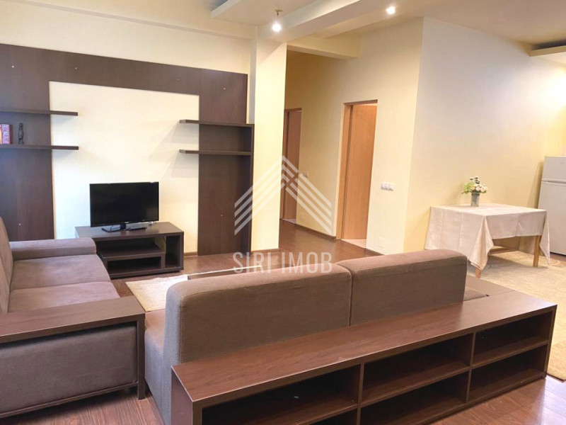 Apartament spatios cu 3 camere si 2 balcoane in Zorilor, zona UMF