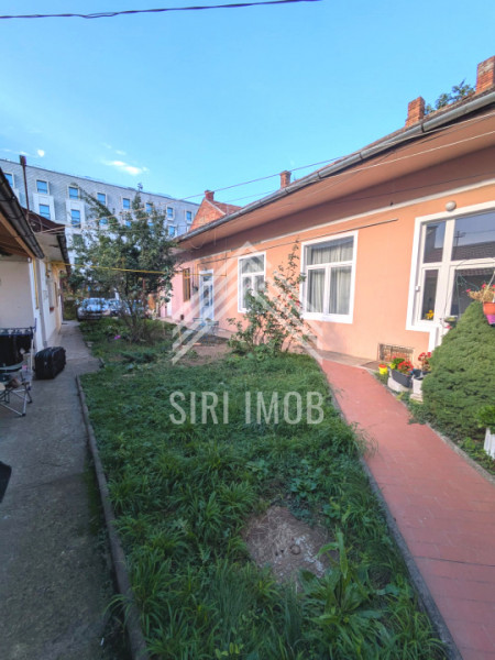 Apartaent ultracentral cu o camera, curte si parcare
