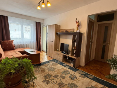 Apartament 4 camere,cart.Gheorgheni-Interservisan,str.N.Pascaly, parcare, balcon