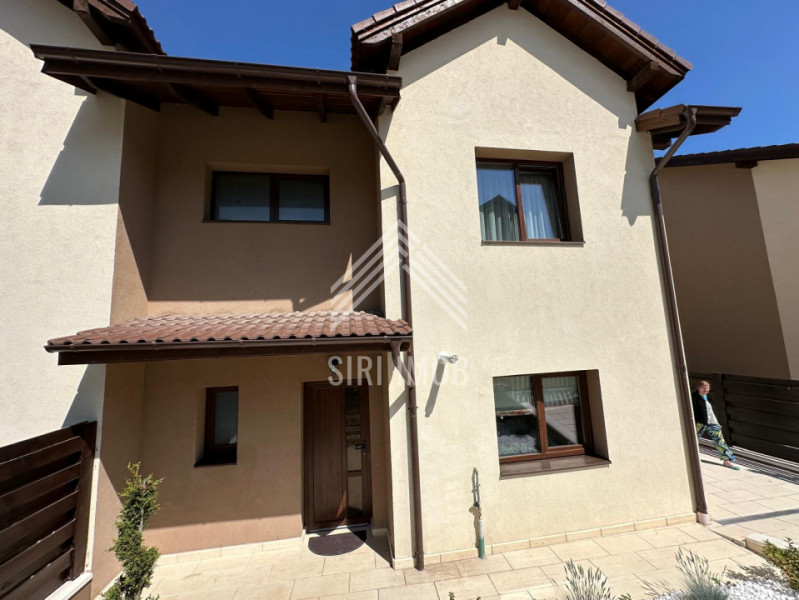 Casa deosebita cu 5 camere, terasa, curte si parcare in Dezmir