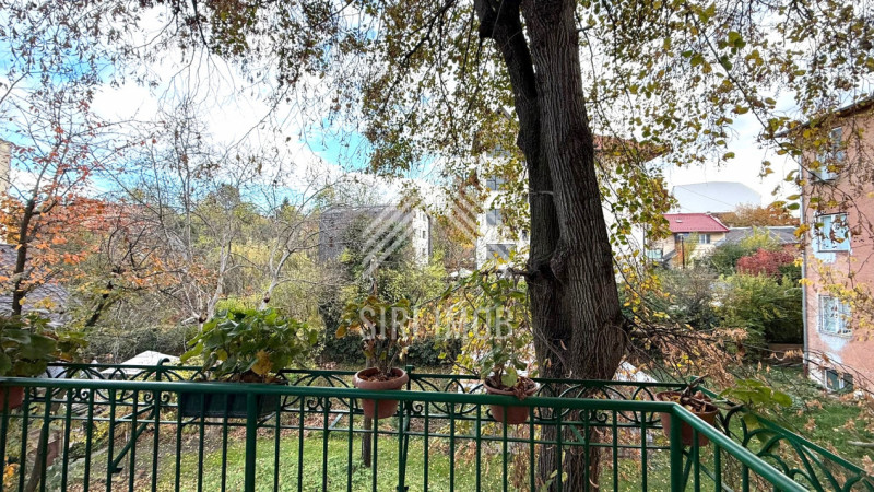 Apartament 3 camere, CENTRU, str.Neagra, balcon, parcare, pet friendly, renovat