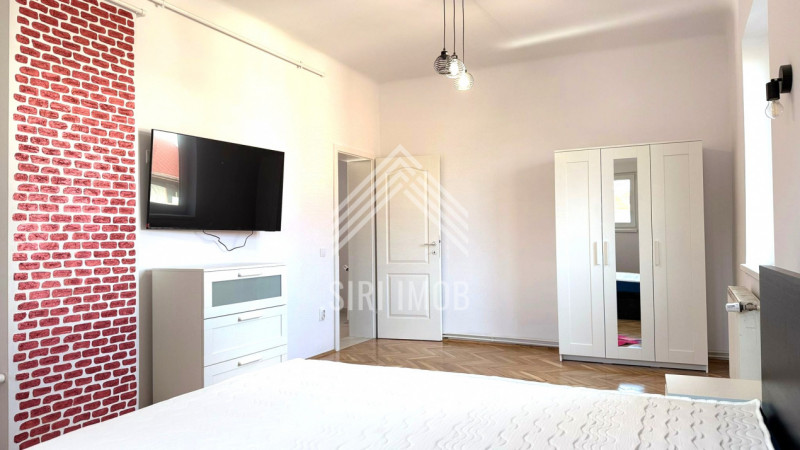 Apartament 3 camere, CENTRU, str.Neagra, balcon, parcare, pet friendly, renovat