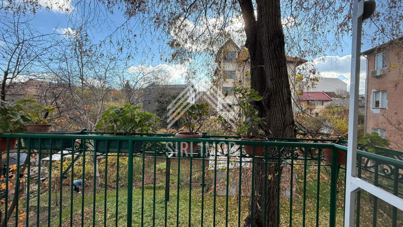 Apartament 3 camere, CENTRU, str.Neagra, balcon, parcare, pet friendly, renovat