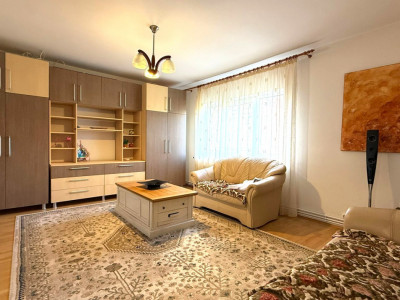 Apartament 4 camere,Manastur,str.Calea Manastur,parcare,balcon,2 bai
