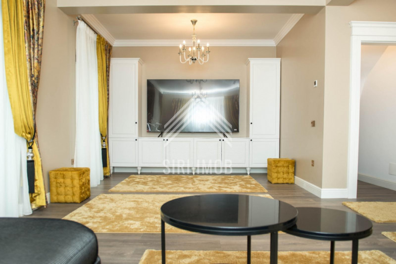 Casa deosebita cu 4 camere, terasa, jacuzzi si parcare in zona Voronet