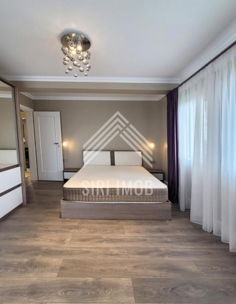 Casa deosebita cu 4 camere, terasa, jacuzzi si parcare in zona Voronet