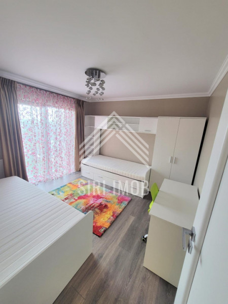 Casa deosebita cu 4 camere, terasa, jacuzzi si parcare in zona Voronet