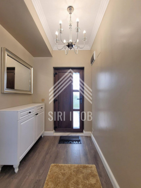 Casa deosebita cu 4 camere, terasa, jacuzzi si parcare in zona Voronet