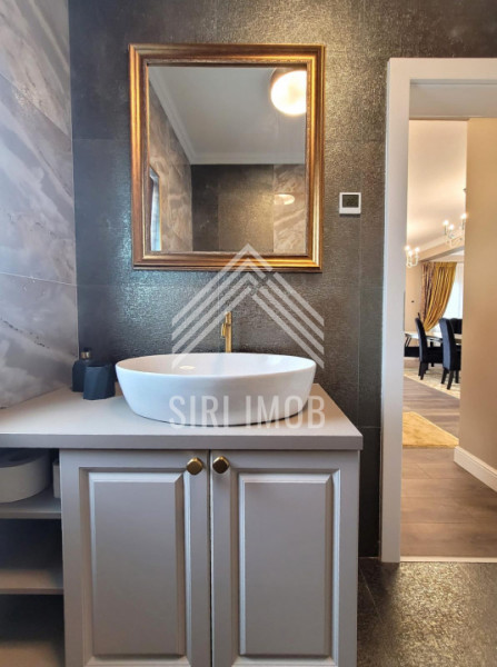 Casa deosebita cu 4 camere, terasa, jacuzzi si parcare in zona Voronet