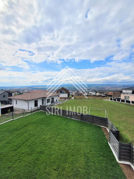 Casa deosebita cu 4 camere, terasa, jacuzzi si parcare in zona Voronet