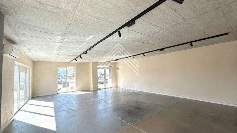 Spatiu comercial 106mp,cart.Dambul Rotund, 2 parcari,terasa,incalzire pardoseala