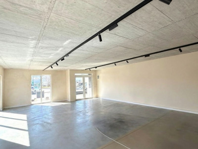 Spatiu comercial 106mp,cart.Dambul Rotund, 2 parcari,terasa,incalzire pardoseala