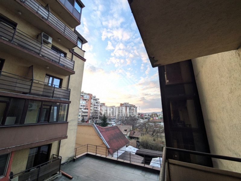 Garsoniera moderna cu balcon in Marasti, zona Iulius mall