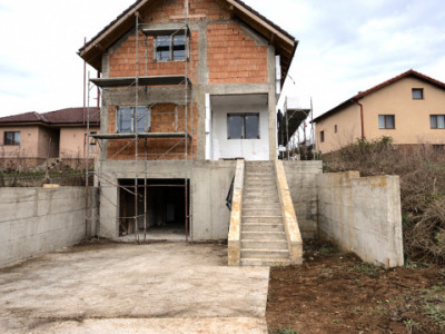 Casa individuala Jucu de Sus, garaj+2parcari, 3 dormitoare, 3 bai, gradina
