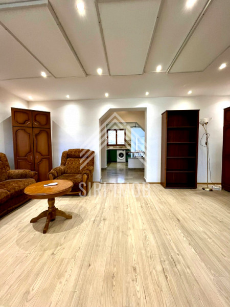 Apartament spatios cu 3 camere decomandate si 2 balcoane in Plopilor