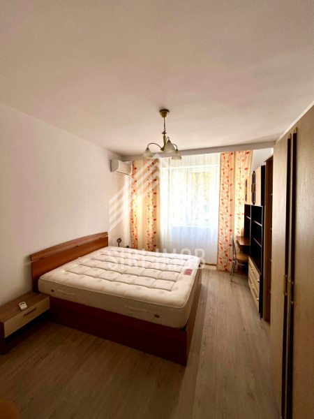 Apartament spatios cu 3 camere decomandate si 2 balcoane in Plopilor