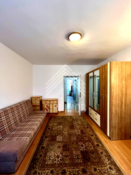 Apartament spatios cu 3 camere decomandate si 2 balcoane in Plopilor