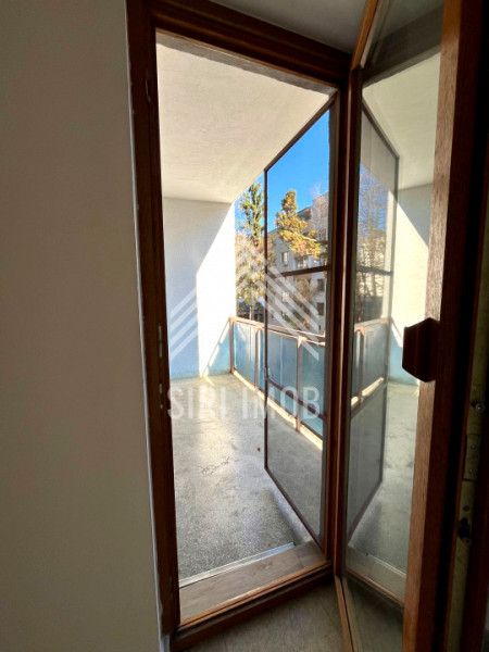 Apartament spatios cu 3 camere decomandate si 2 balcoane in Plopilor