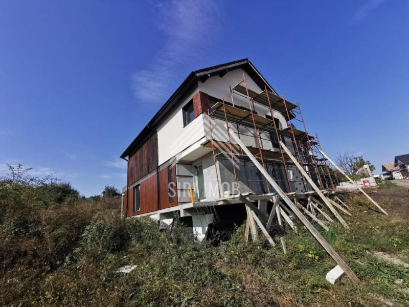 Casă individuală cu vedere panoramică | 136 mp utili + mansardă | 700 mp teren |