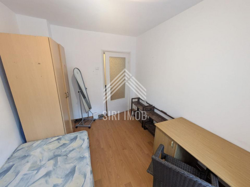 Apartament cu 4 camere decomandate si balcon in Manastur, zona complex Big 