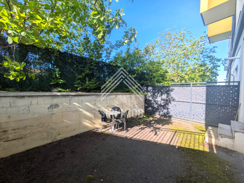 Apartament cu 2 camere, terasa (40mp) si parcare in Buna Ziua