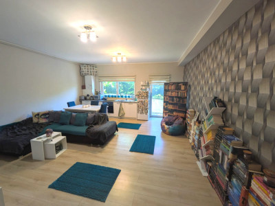 Apartament cu 2 camere, terasa (40mp) si parcare in Buna Ziua