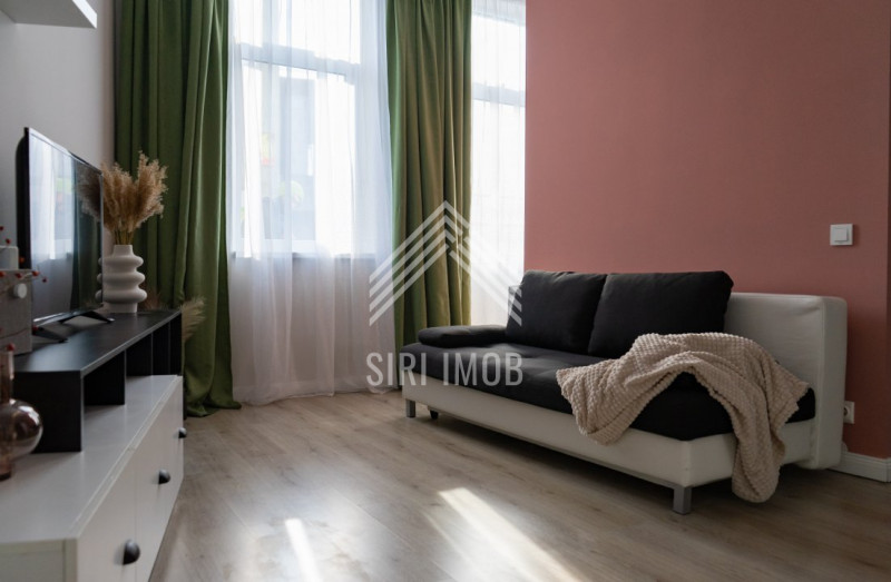 Apartament deosebit semicentral de vanzare 