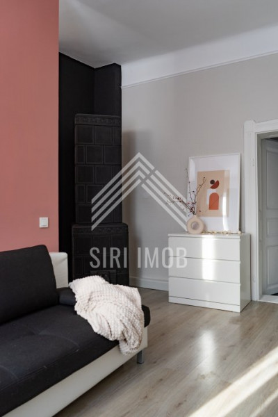 Apartament deosebit semicentral de vanzare 