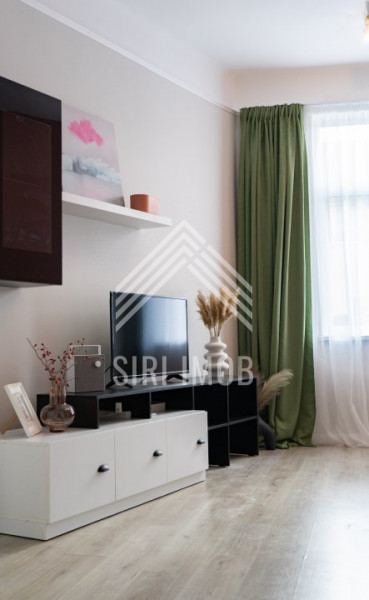 Apartament deosebit semicentral de vanzare 