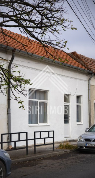 Apartament deosebit semicentral de vanzare 